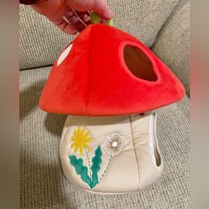 Douglas Mushroom House for Woodland Critters